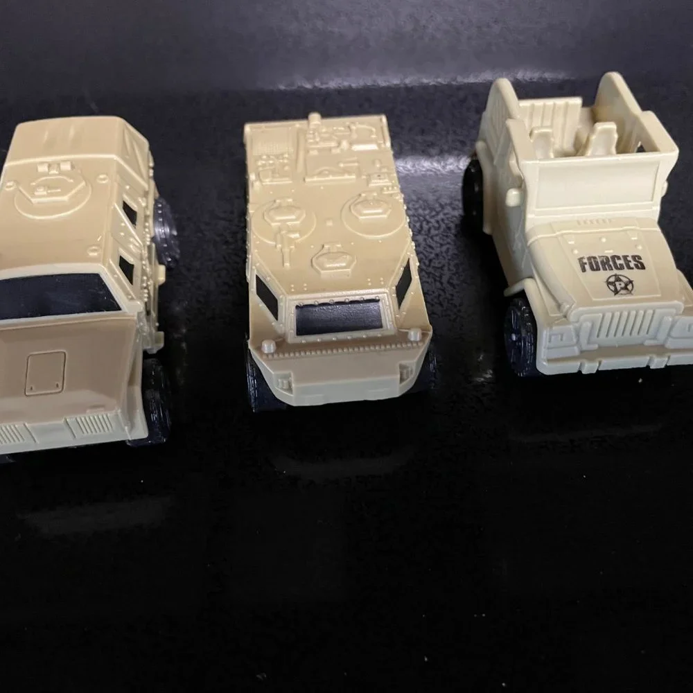 Bundle of 6 Military vehicles